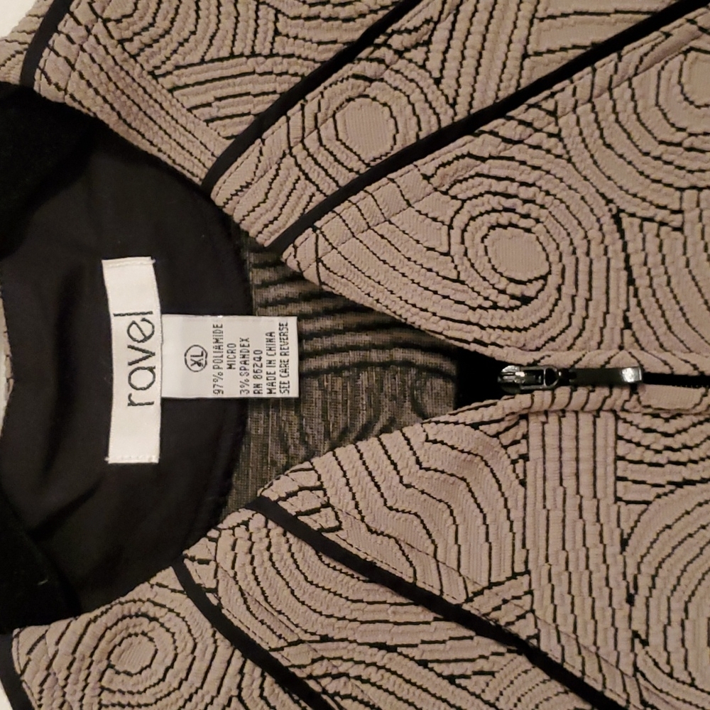 Ravel Olive/Beige Mock Neck Lightweight Jacket - Picture 3 of 4
